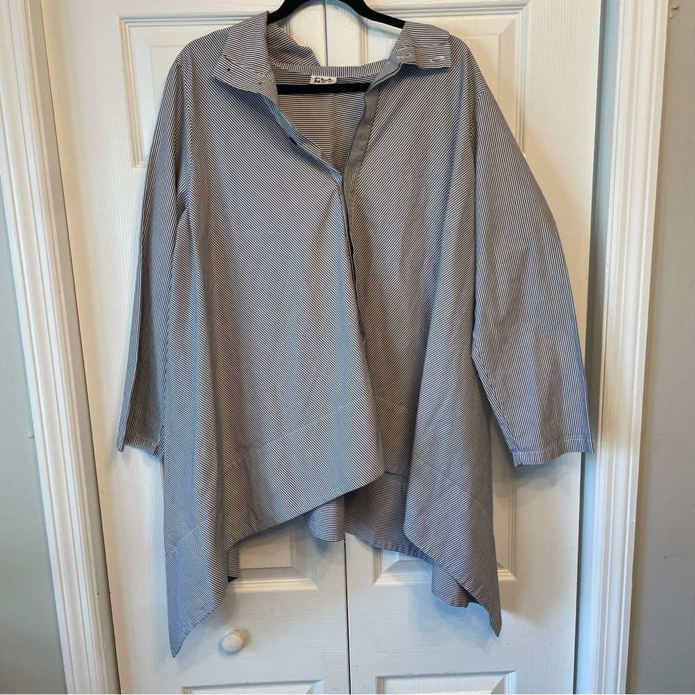 PLANET by Lauren G One Size Striped Signature Shirt Button Up